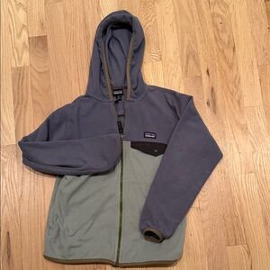 Patagonia Kids Jacket in Gray and Green